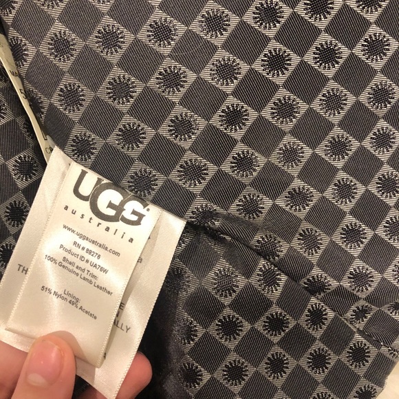 UGG Shearling Vest - Picture 4 of 6